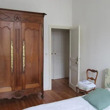 Alojamento de Acomodação e Pequeno-almoço D'hôtes Marchand