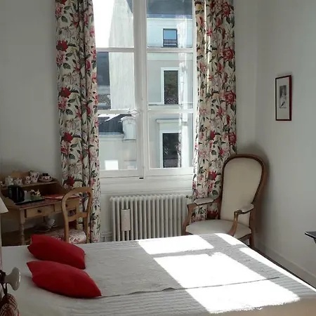 D'hotes Marchand 住宿加早餐酒店 3*